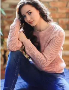 Elite escort service in Pushparajgarh for home and hotel visits